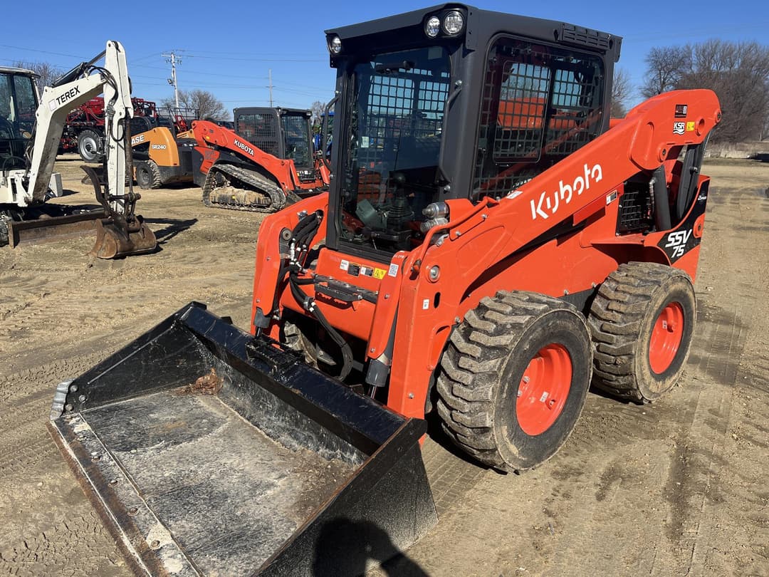 Image of Kubota SSV75PHFRC Primary image