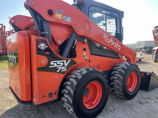 Image of Kubota SSV75 equipment image 3