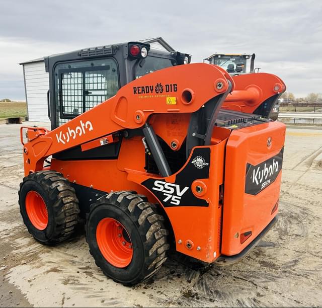 Image of Kubota SSV75 equipment image 4