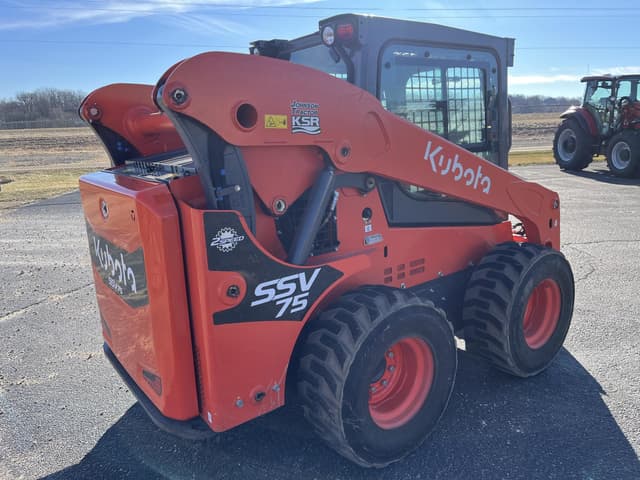Image of Kubota SSV75 equipment image 3