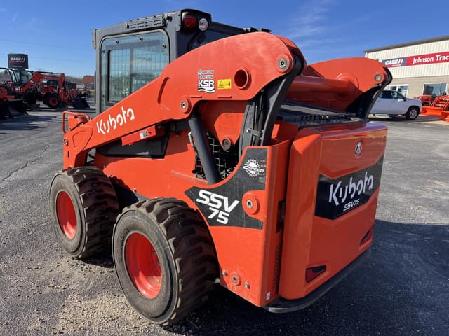 Image of Kubota SSV75 equipment image 4