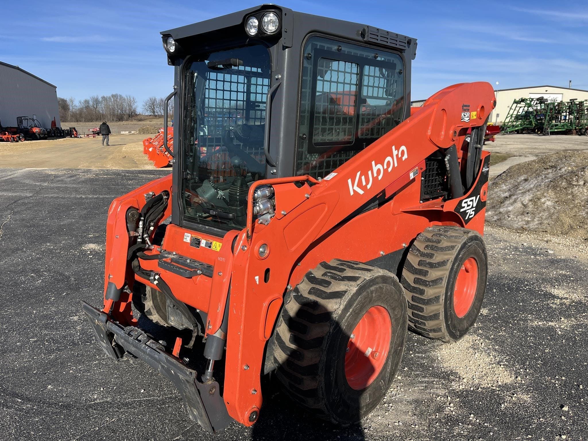 2023 Kubota SSV75 Equipment Image0