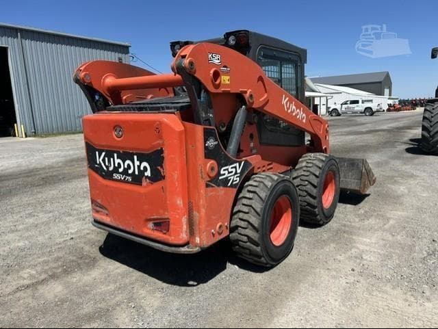 Image of Kubota SSV75 equipment image 2