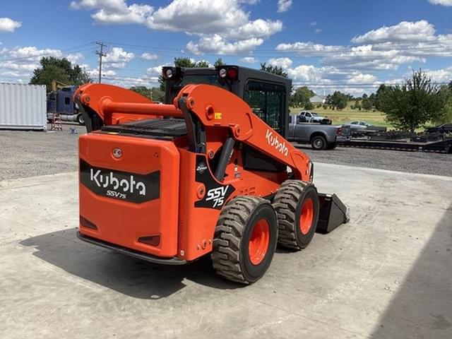 Image of Kubota SSV75 equipment image 3