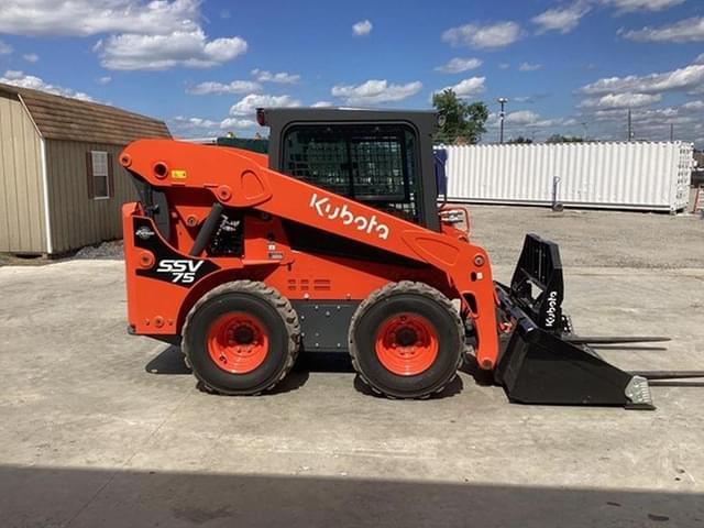 Image of Kubota SSV75 equipment image 4
