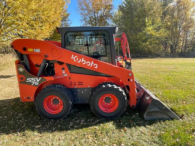 Image of Kubota SSV75 equipment image 3