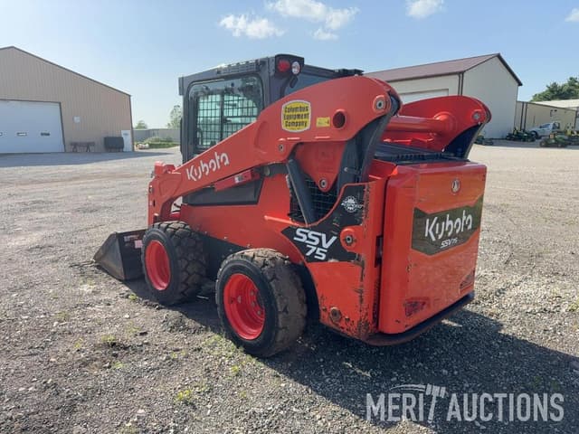 Image of Kubota SSV75 equipment image 2