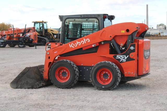 Image of Kubota SSV75 equipment image 2
