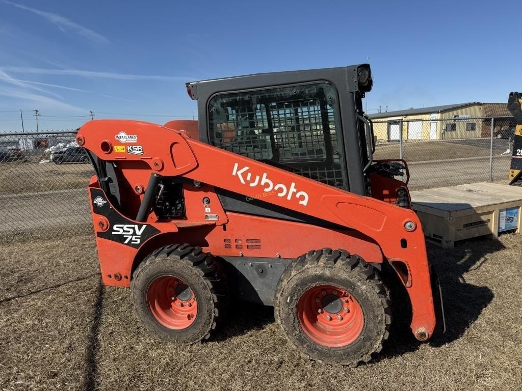 2023 Kubota SSV75 Equipment Image0