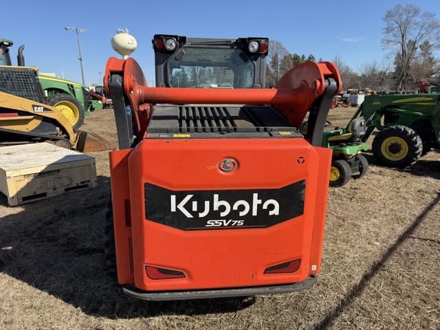 Image of Kubota SSV75 equipment image 3