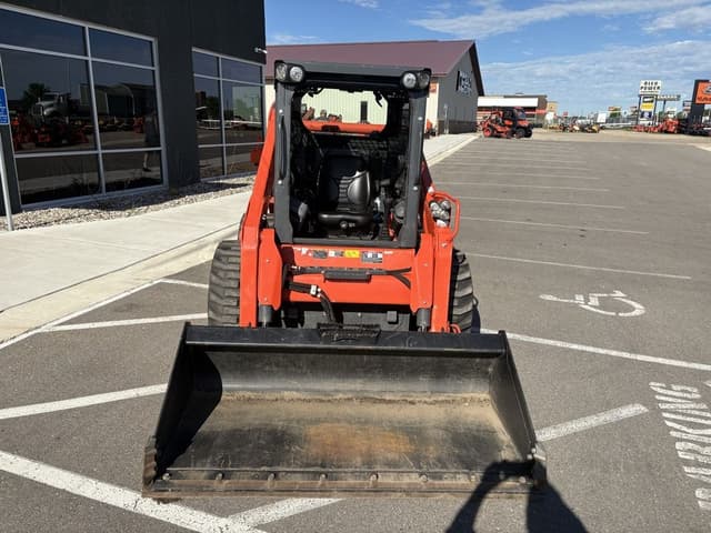 Image of Kubota SSV75HC equipment image 4