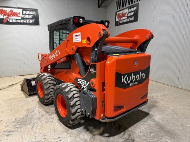 Image of Kubota SSV75HC equipment image 2