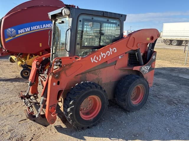 Image of Kubota SSV75PHC equipment image 4