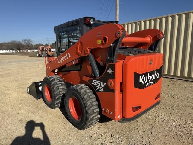 Image of Kubota SSV75 equipment image 3