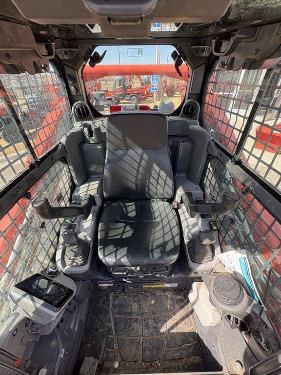 Image of Kubota SVL75-3 equipment image 2