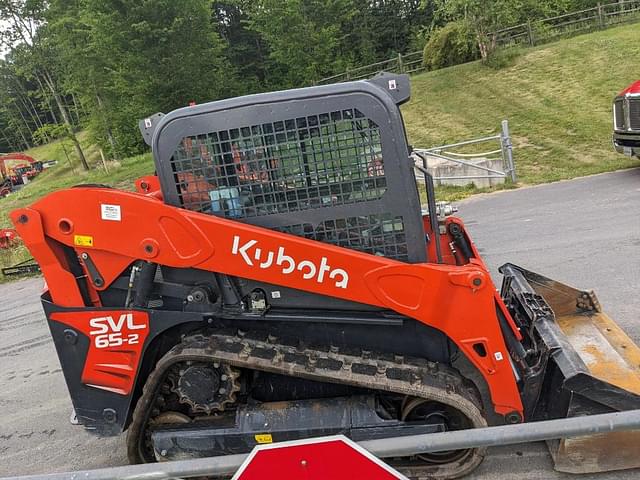 Image of Kubota SVL65-2 equipment image 2