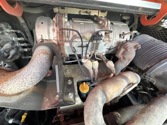Image of Kubota SVL75-2 equipment image 4