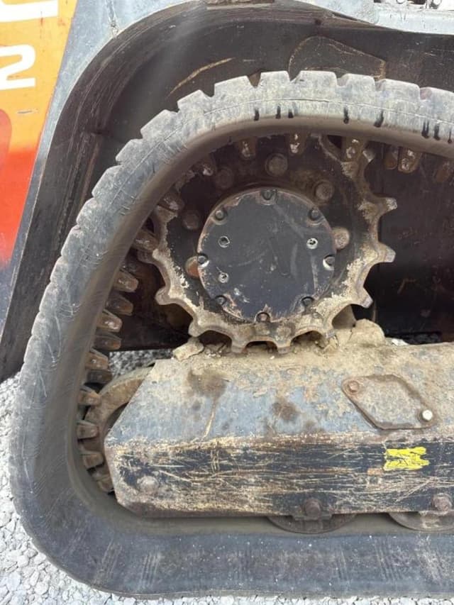 Image of Kubota SVL75-2 equipment image 3