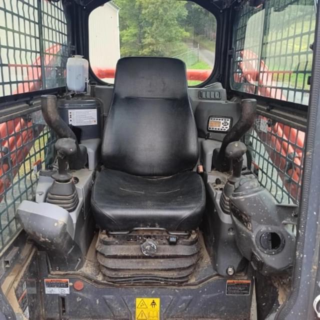 Image of Kubota SVL75-2 equipment image 4