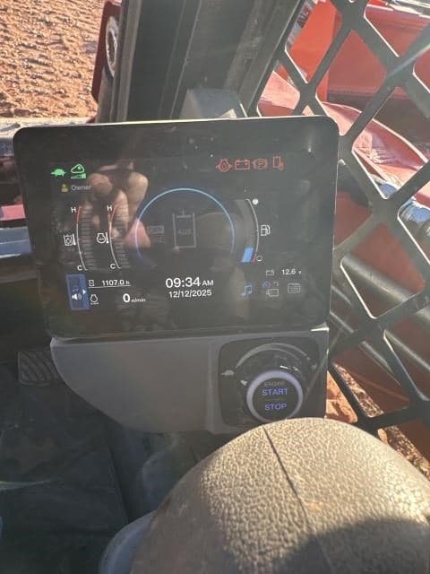 Image of Kubota SVL75-3HFWVC equipment image 4