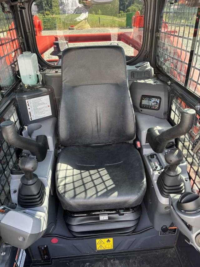 Image of Kubota SVL97-2 equipment image 2