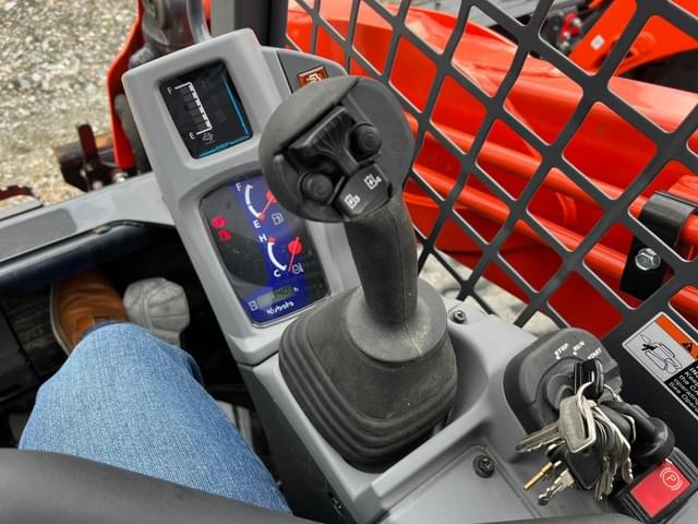 Image of Kubota SVL97-2 equipment image 3