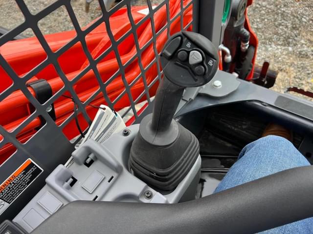 Image of Kubota SVL97-2 equipment image 4