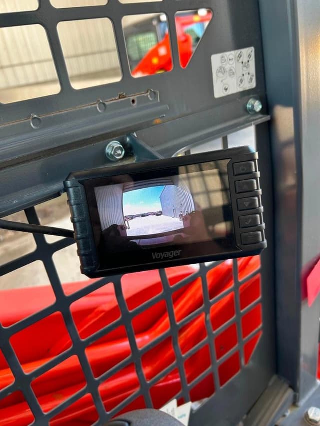Image of Kubota SVL97-2 equipment image 2