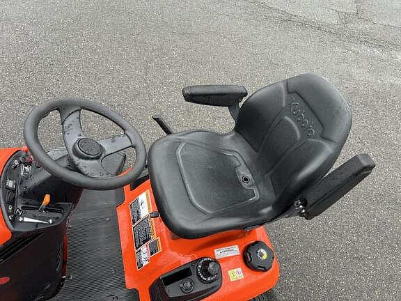 Image of Kubota T2290 equipment image 4