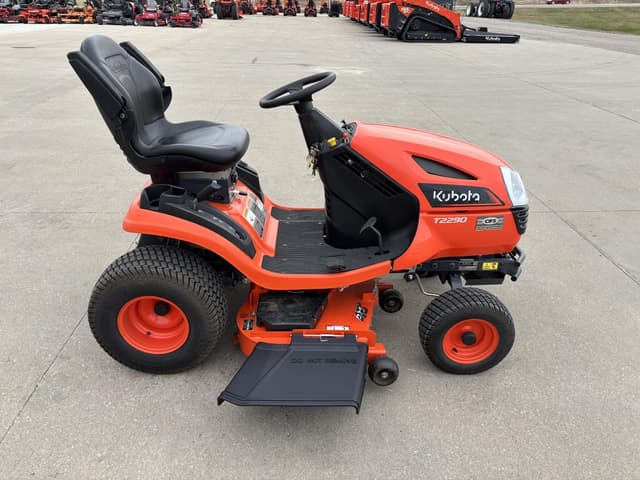 Image of Kubota T2290 equipment image 4