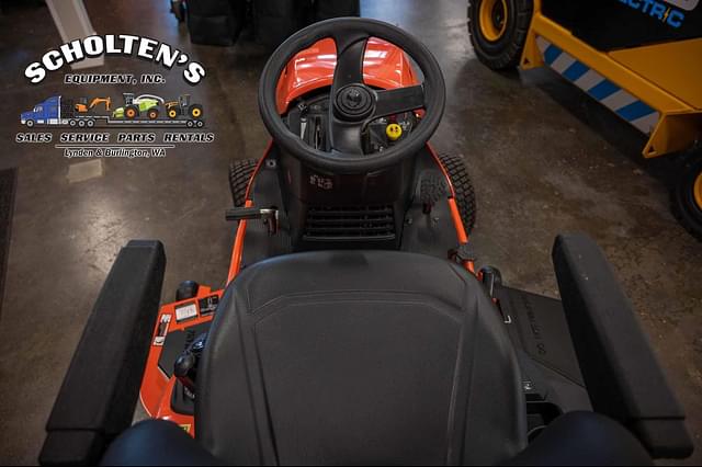 Image of Kubota T2290KWT equipment image 4