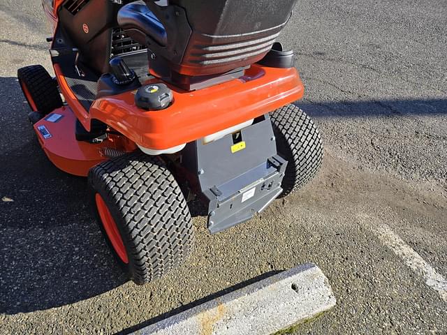 Image of Kubota T2290KWT equipment image 4