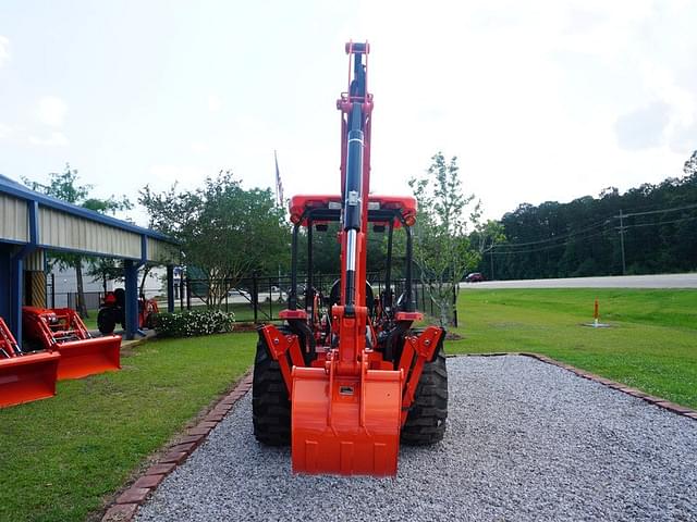 Image of Kubota M62 equipment image 2