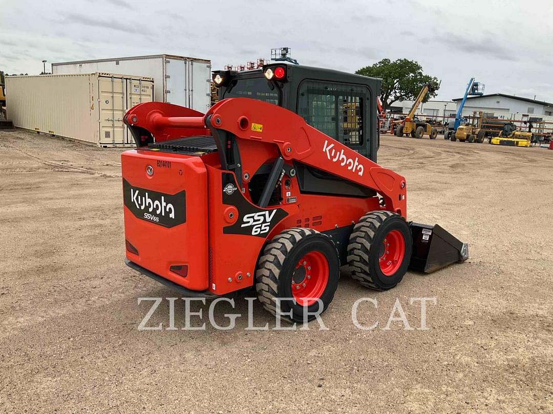 Image of Kubota SSV65 Primary image