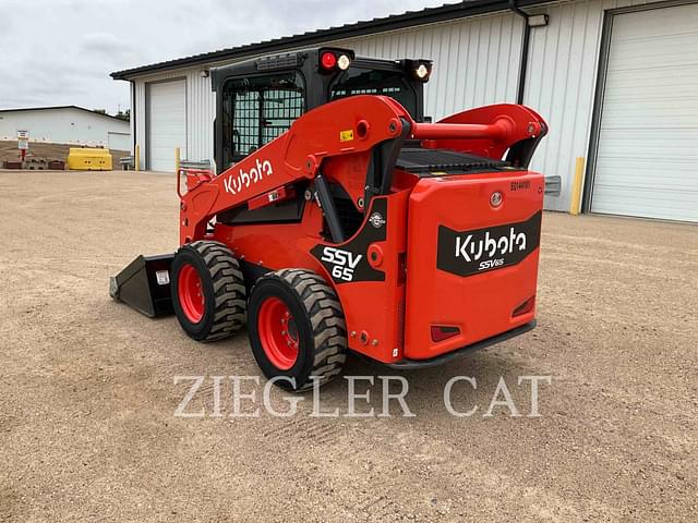 Image of Kubota SSV65 equipment image 2