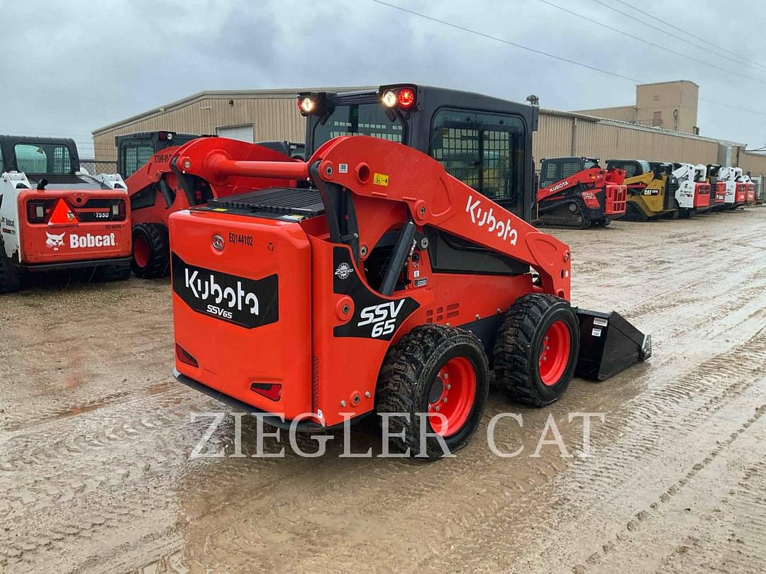 Image of Kubota SSV65 Primary image