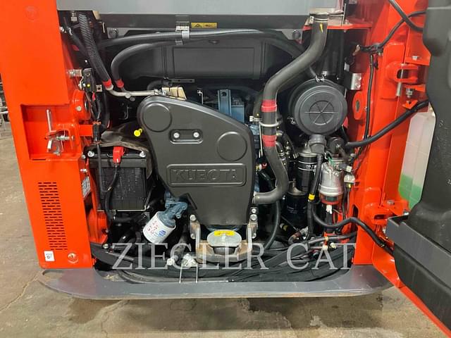Image of Kubota SSV65 equipment image 1
