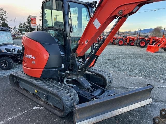 Image of Kubota U48-5 equipment image 1