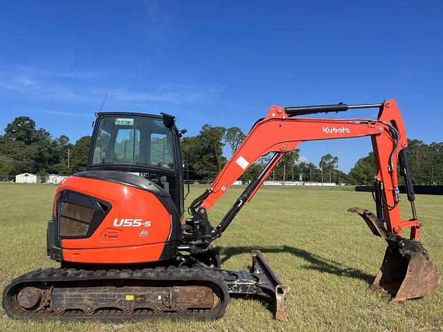 Image of Kubota U55-5 equipment image 4