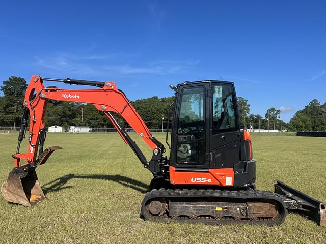 Image of Kubota U55-5 equipment image 1