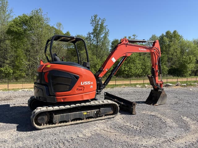 Image of Kubota U55-5 equipment image 3