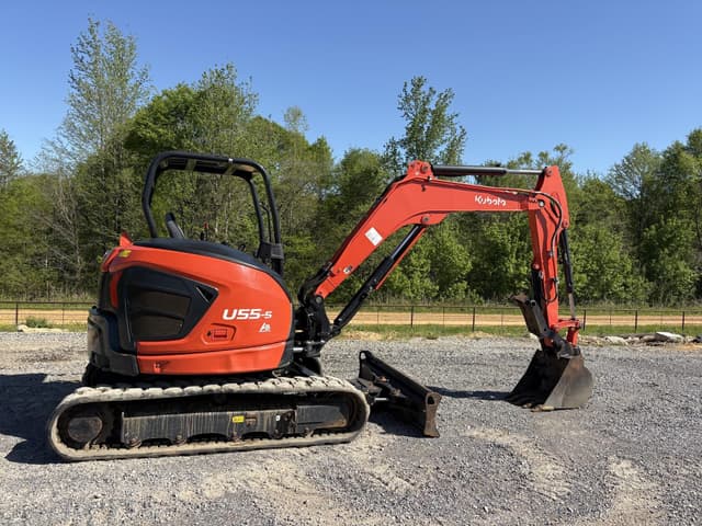 Image of Kubota U55-5 equipment image 4