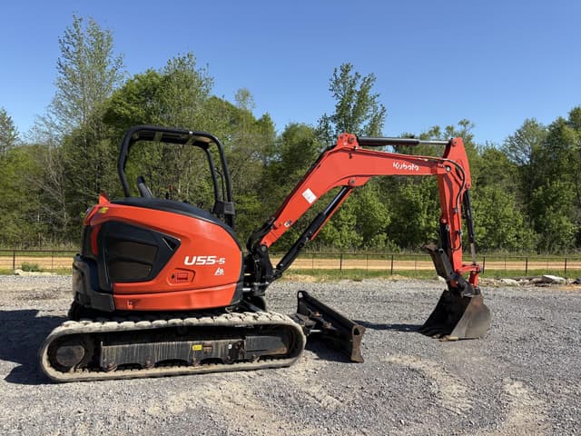 Image of Kubota U55-5 equipment image 4