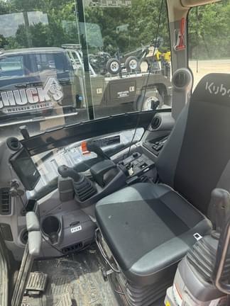 Image of Kubota U55-5 equipment image 4