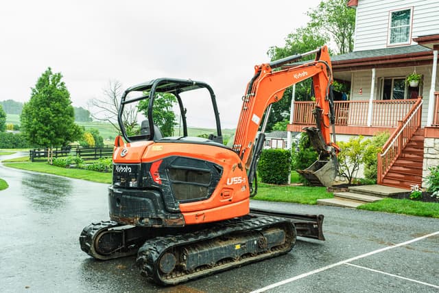Image of Kubota U55-5 equipment image 4