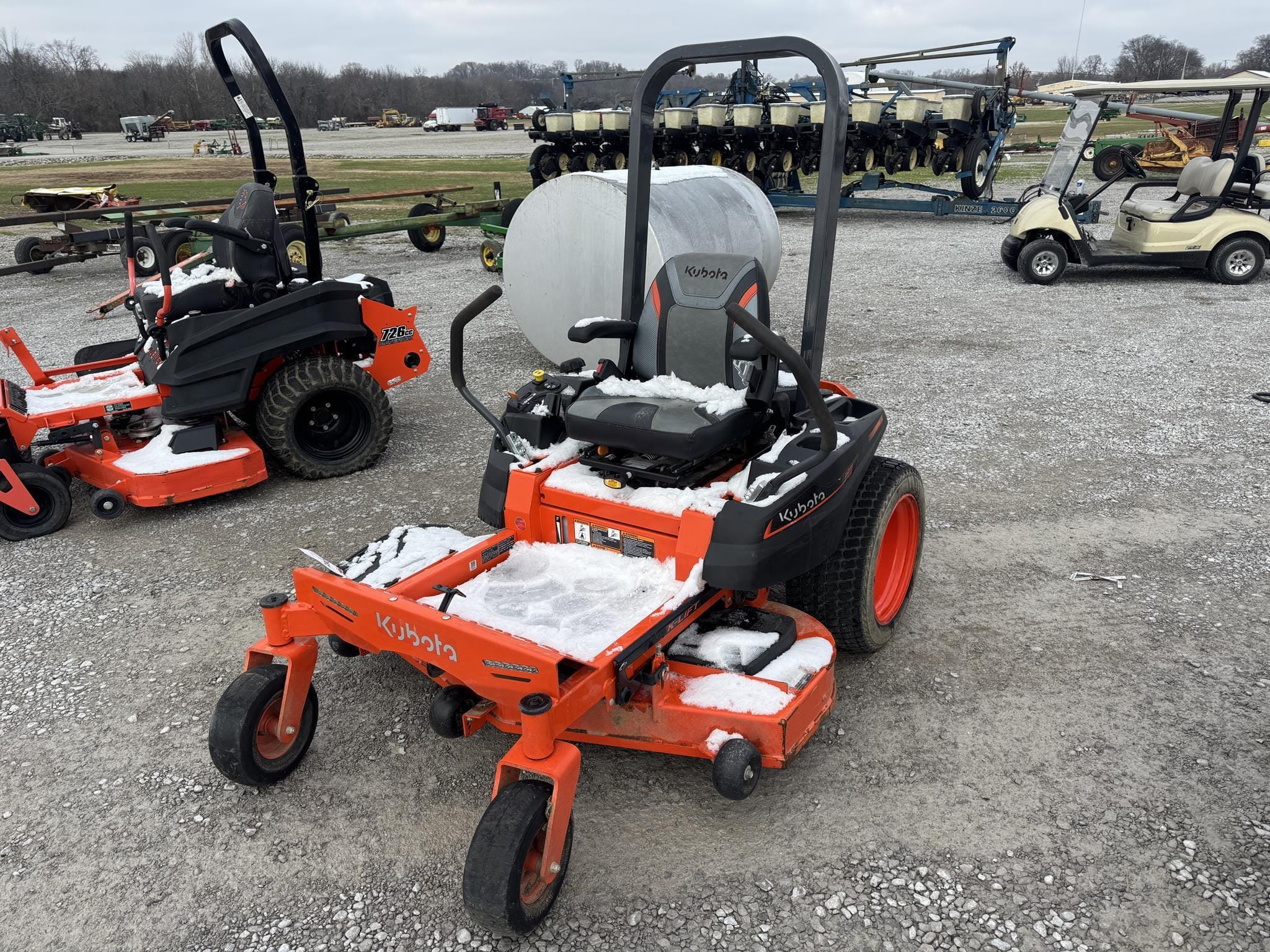 2023 Kubota Z231 Equipment Image0