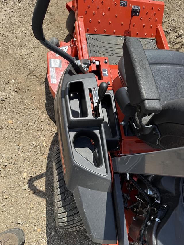 Image of Kubota Z232 equipment image 3