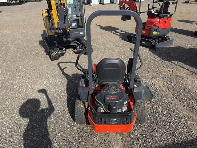 Image of Kubota Z232 equipment image 4