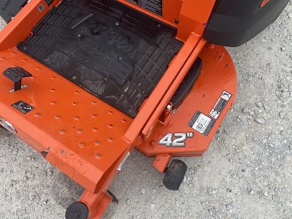 Image of Kubota Z232 equipment image 4