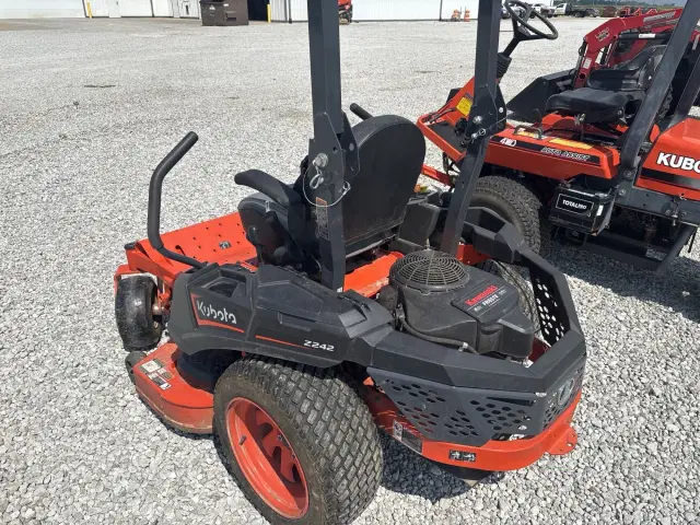 Image of Kubota Z242KW-48 equipment image 1